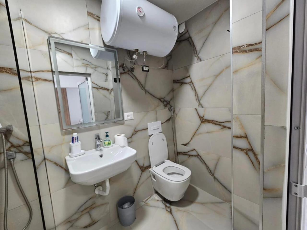 Alan Apartments 4 Myslym Shyri 地拉那 外观 照片